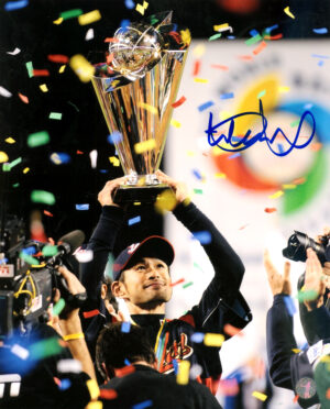 イチロー選手直筆サイン2009ＷＢＣチャンピオンＶ２Ｖトロフィーフォト