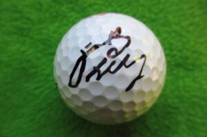 横峯さくら選手直筆サインゲーム実使用SRIXON5オウンゴルフボール