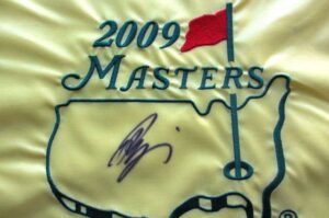 石川遼選手直筆サイン入り2009マスターズフラッグ - 画像 (2)