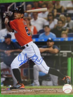 イチロー直筆サイン　ＭＬＢ公認マーリンズ8ｘ10フォト
