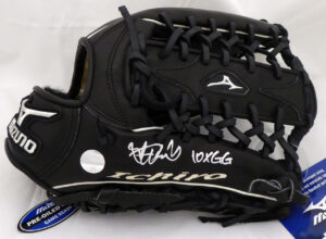 イチローICHIRO直筆サイン　10XGG　書き込み入りみMizunoイチローモデルグローブ　イチローホロ＆証明書付き