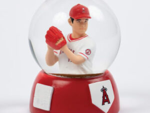 大谷翔平選手6月24日エンジェルス球場25000個限定配布Christmas Snow Glove　