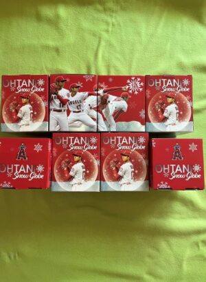 大谷翔平選手6月24日エンジェルス球場25000個限定配布Christmas Snow Glove　 - 画像 (4)