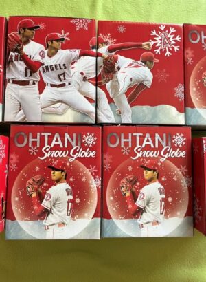 大谷翔平選手6月24日エンジェルス球場25000個限定配布Christmas Snow Glove　 - 画像 (5)
