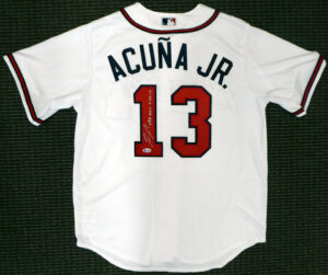 ロナルド・アクーニャJr選手#13Ronald Acuna Jr  直筆サインMLB DEBUT 4-25-18 書き込み入り majestic White jersey サイズ　L　Beckett鑑定証ホログラム付き - 画像 (2)