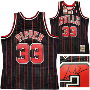 スコッティ・ピッペン　Scottie Pippen#33直筆サイン Mitchell&Ness 1995-96 Swingman Jersey L・XL  Beckett 鑑定証ホログラム付き
