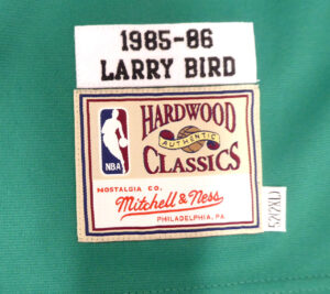 ラリーバードLARRY BIRD#33 直筆サインBOSTON CELTICS Authentic Mitchell&NessグリーンユニホームXL  Beckett鑑定証付き - 画像 (5)
