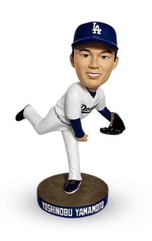 山本由伸選手 6-13-2024ドジャース球場初配布ボブルヘッド人形　