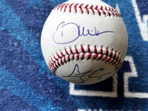 ボビーミラー＆クリステイラーBobby Miller#28&Chris Taylor#3　LA ドジャースW直筆サインＭＬＢ公式ボール