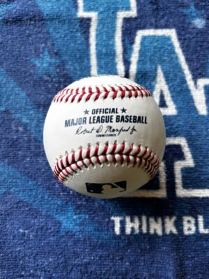 ボビーミラー＆クリステイラーBobby Miller#28&Chris Taylor#3　LA ドジャースW直筆サインＭＬＢ公式ボール - 画像 (3)