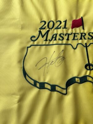 2021年マスターズチャンピオン　松山英樹プロ直筆サイン2021年Masters Golf Pin Flag 　 ケース付き - 画像 (3)