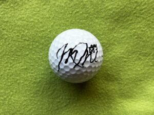 稲見萌寧プロLPGA 直筆サインTitleist Golf Ball