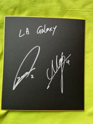 吉田麻也選手＃4＆山根視来選手＃2　MLS LA GALAXY　W直筆サインブラッグ色紙