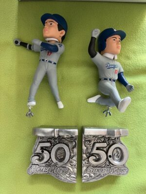 大谷翔平選手50 HOME RUNS&50 STOLEN BASES CONNECTING PLATINUM BASE ボブルヘッド人形 FOCO 200個限定品 　 - 画像 (3)