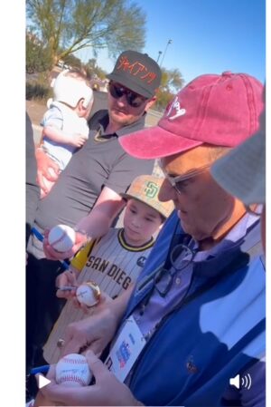 ジョートーリ　JOE TORRE　元NYヤンキース監督直筆サインMLB公式ボール - 画像 (2)