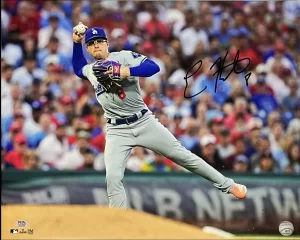 キケヘルナンデス♯8Kike Hernandez　ドジャース直筆サイン16x20フォト PSA鑑定ホログラム証明付き