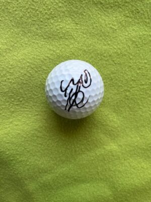 竹田麗央プロ2024賞金嬢王直筆サインTitleist1ゴルフボール　ボールケース付き