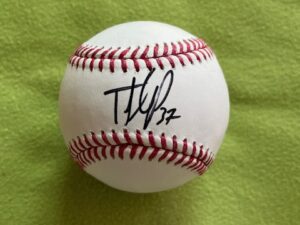 テオスカー・ヘルナンデス＃37ドジャース直筆サインMLB公式ボール
