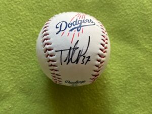 テオスカー・ヘルナンデス＃37ドジャース直筆サイン ドジャースロゴMLB公式ボール