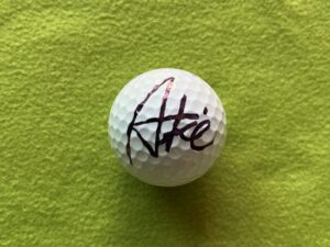 岩井明愛LPGAプロ 直筆サイン入りタイトリストゴルフボール