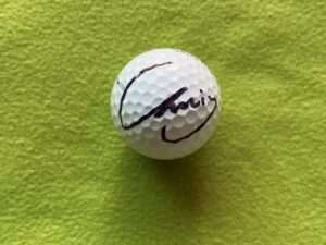 岩井千怜 LPGAプロ 直筆サイン入りタイトリストゴルフボール