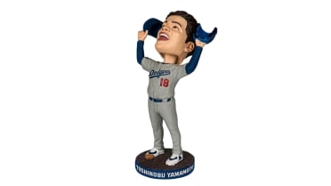 山本由伸選手 5月27日ドジャース球場限定配布 GAME 7 LAST OUTボブルヘッド人形 完全先行予約品 - 画像 (2)